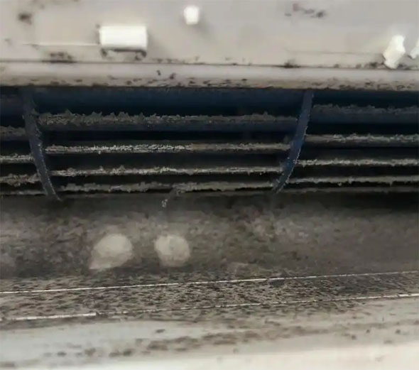 德州市空调吹的风有股烧焦味是怎么回事